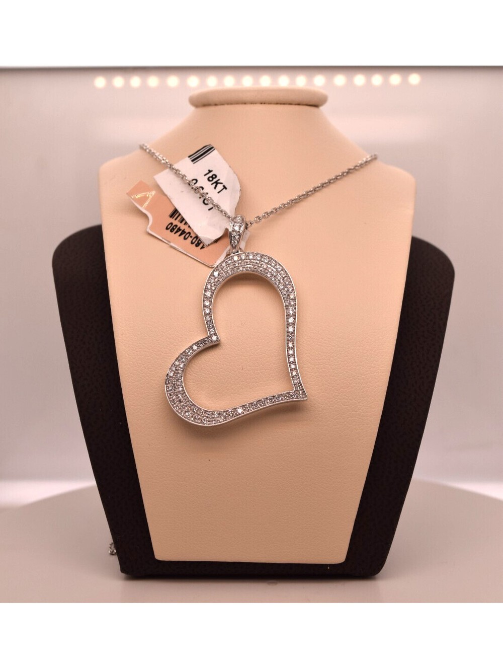 18K WHITE GOLD DIAMOND HEART NECKLACE .60 TCW